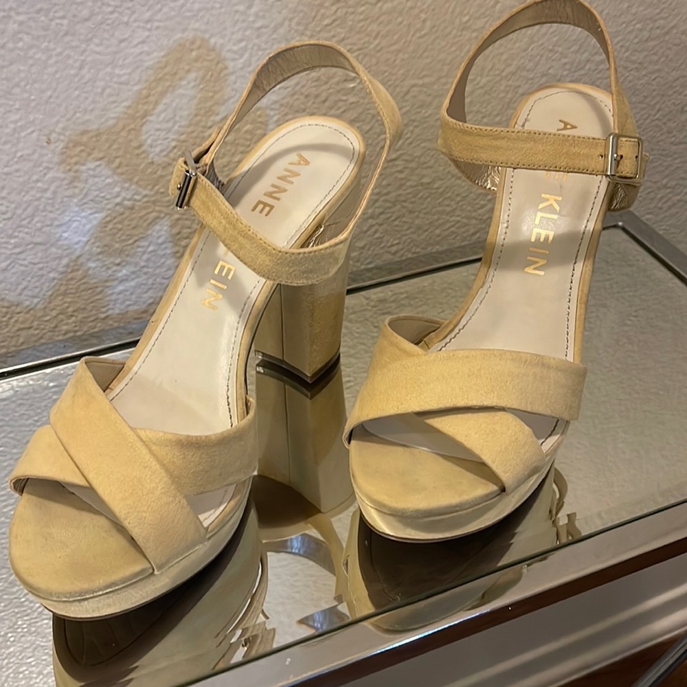 Summer color wedges